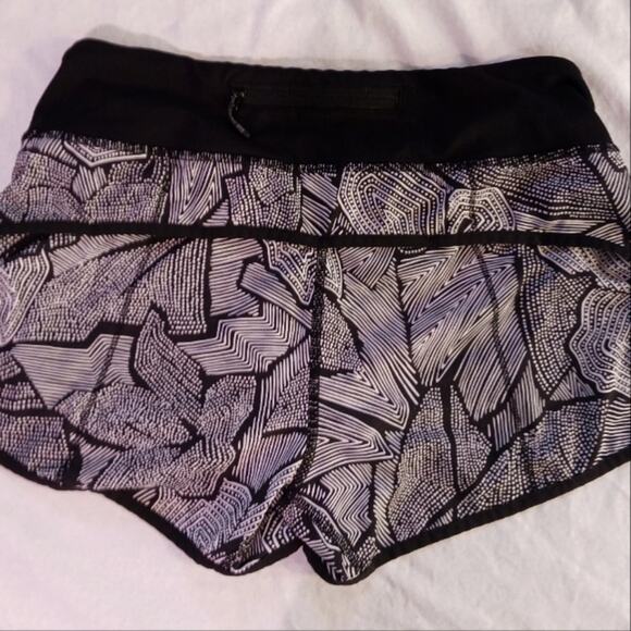 Lululemon speed short. Size 4 - Picture 2 of 6